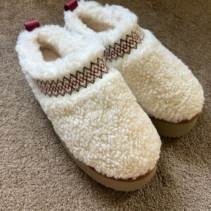 Cozy Cream Fleece Slippers